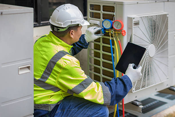 Professional Hvac technician working in North Royalton, OH